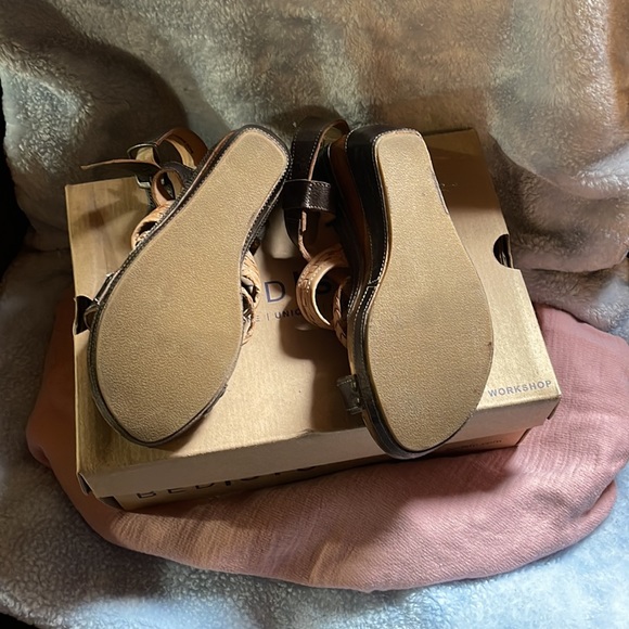 Bed Stu Jasyln Taupe Sand Rustic Wedge - 8 M